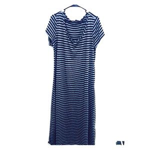 Adorable black/gray maxi dress with sleeves